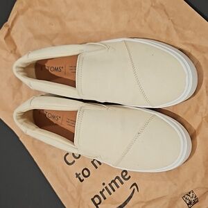 Ivory Cream Toms Canvas Slip On Sneakers Sz 8